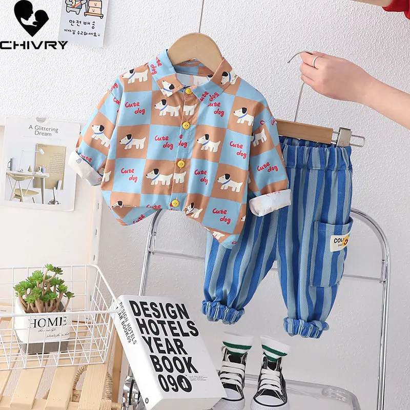 

Комплекты одежды для мальчиков, новинка 2023, демисезонные детские модные рубашки с мультяшным принтом и отворотами, топы и брюки в полоску, повседневные комплекты из двух предметов для мальчиков