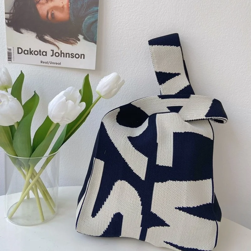 Модная черно-белая Асимметричная вязаная сумка-тоут с графическим рисунком