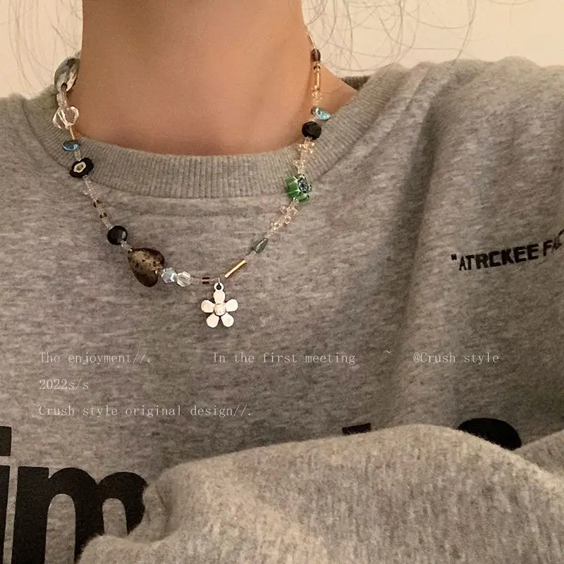 

Crystal Heart Pendant Necklace for Women Clavicle Chain Fashion Jewelry Colorful Strand Flower Sweater Chain Vintage Choker Gift