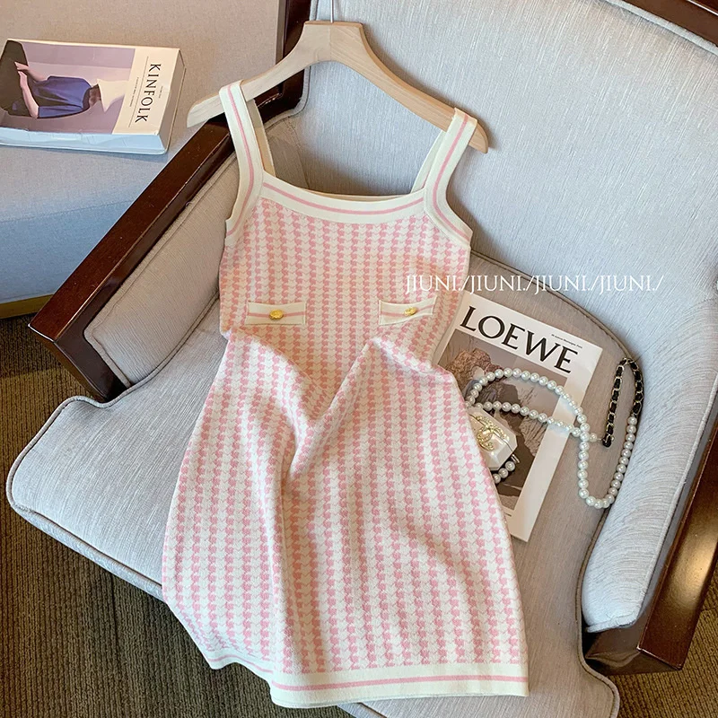 

Women Mini Knitted Dress Vintage Check Metal Buttons Slim Pencil Mini Dress Summer Sleeveless Sexy Sweet Ladies Party Dress P529