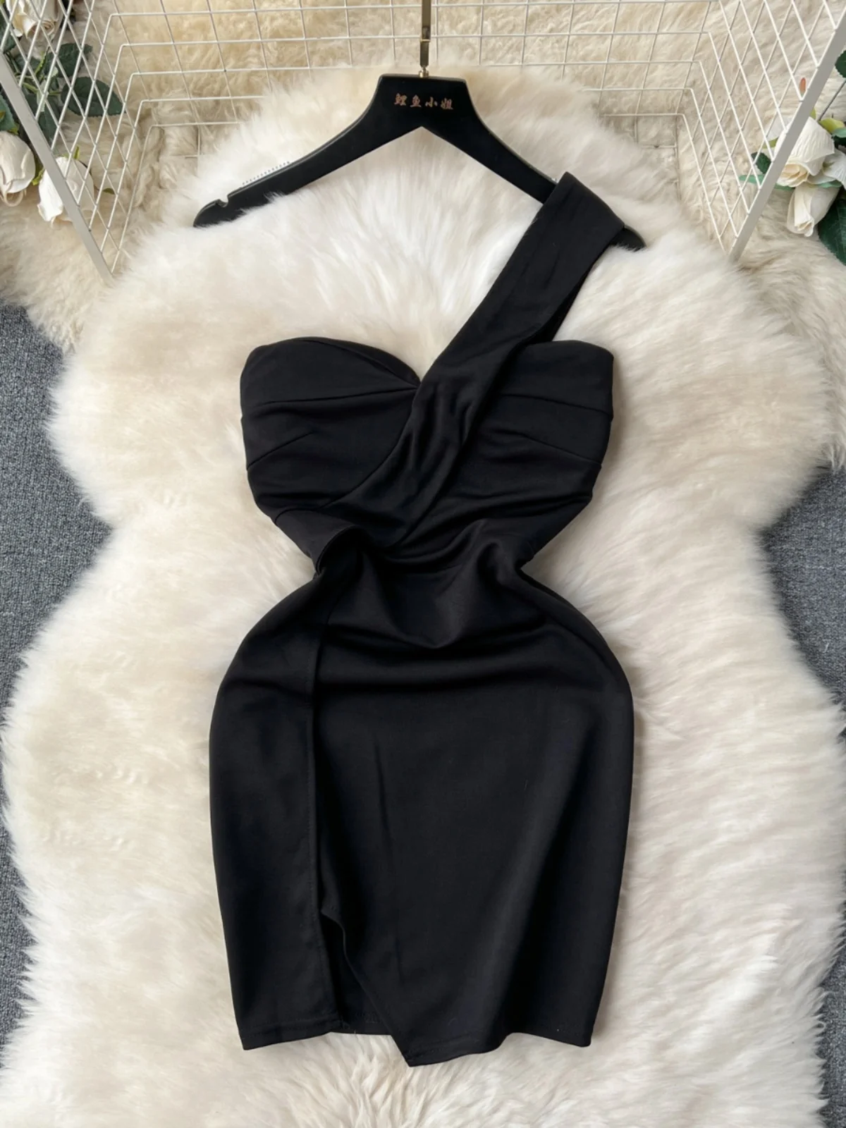 Foamlina 2024 женское летнее пикантное облегающее мини-платье на одно плечо с тонкими