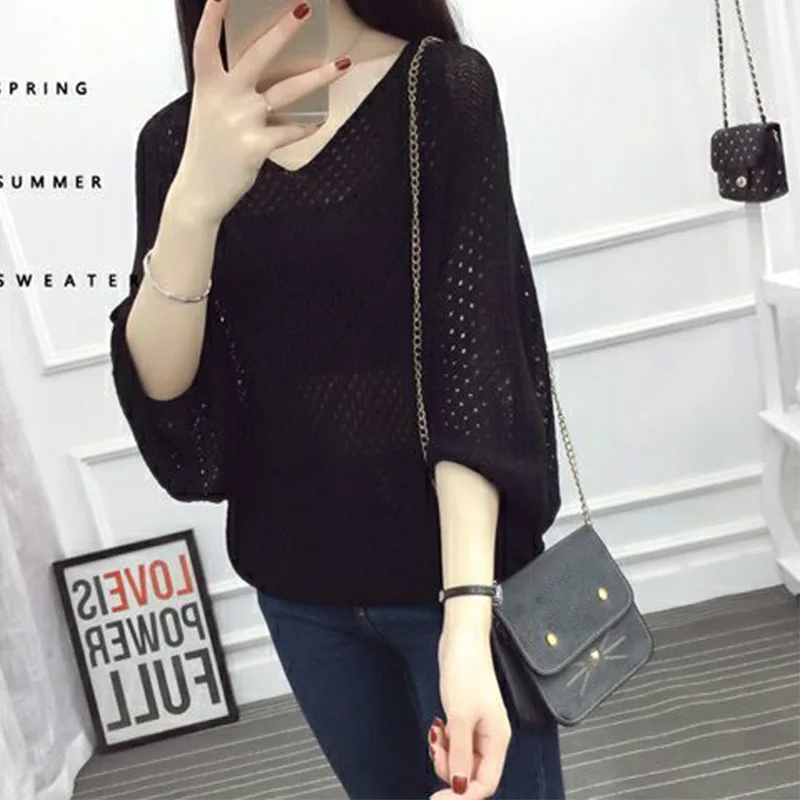 High-quality Loose Hollow Bat half sleeve Women Shirt Summer V-neck Thin Sweater Pullover Knitted Blouse Korean