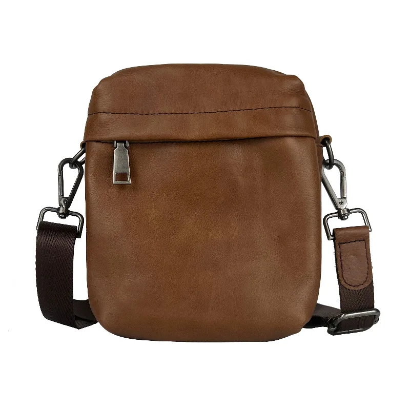 

AETOO Men's Shoulder Bag Leather Vertical Crossbody Small Bag Retro Handmade Vegetable Tanned Leather Bag Top Layer Leather Cas