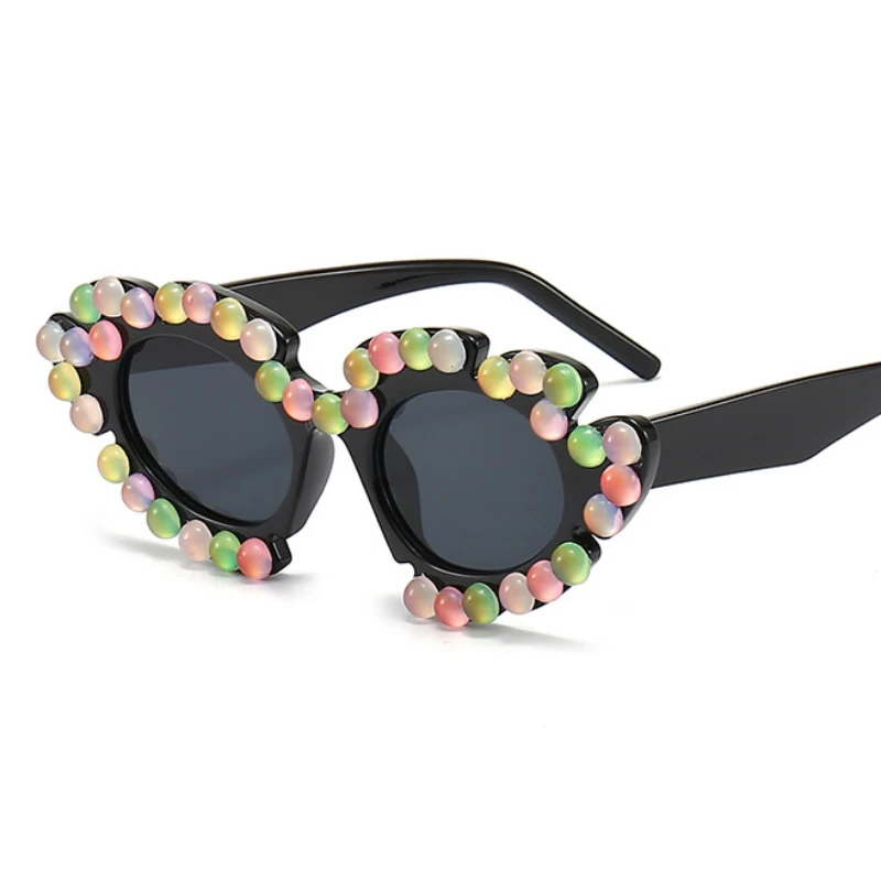 

New Sunglasses Women Polychrome Sun Glasses Flowers Adumbral Anti-UV Spectacles Handmade Pearl Inlay Eyeglasses Funny Ornamental