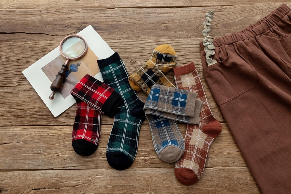 New Autumn Creative Plaid Retro British Style Knitting Socks Funny Japanese College Style Harajuku Socks Women Upscale Socks2020