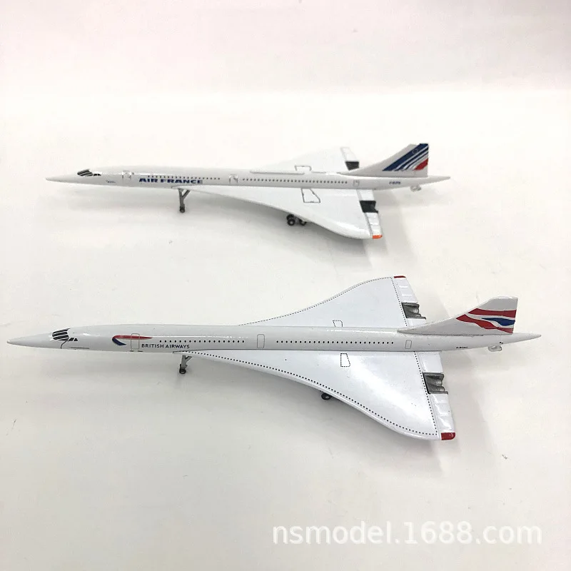 

Суперзвуковая модель самолета из сплава 1:400