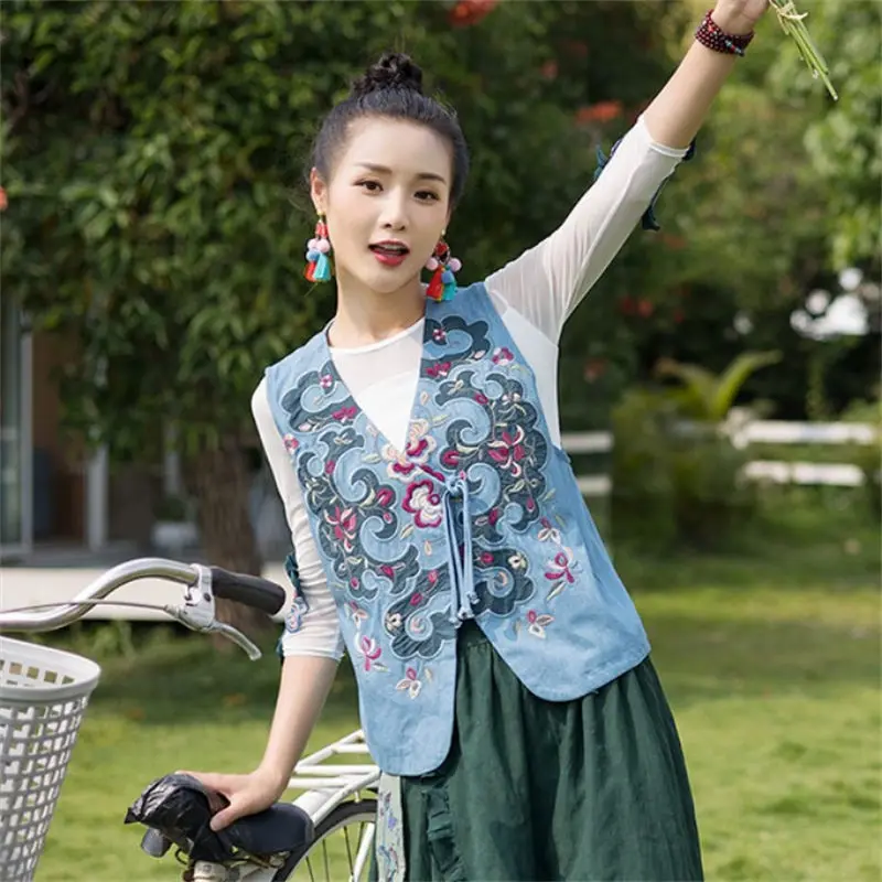 Женский джинсовый жилет с V-образным вырезом без рукавов