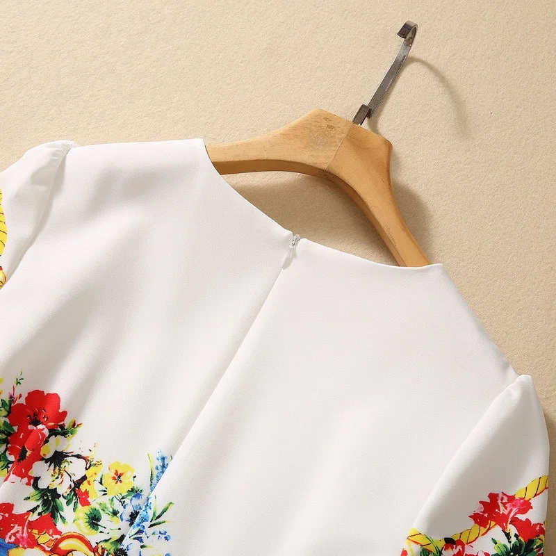 Женское облегающее платье на бретелях с коротким рукавом цветочным принтом со