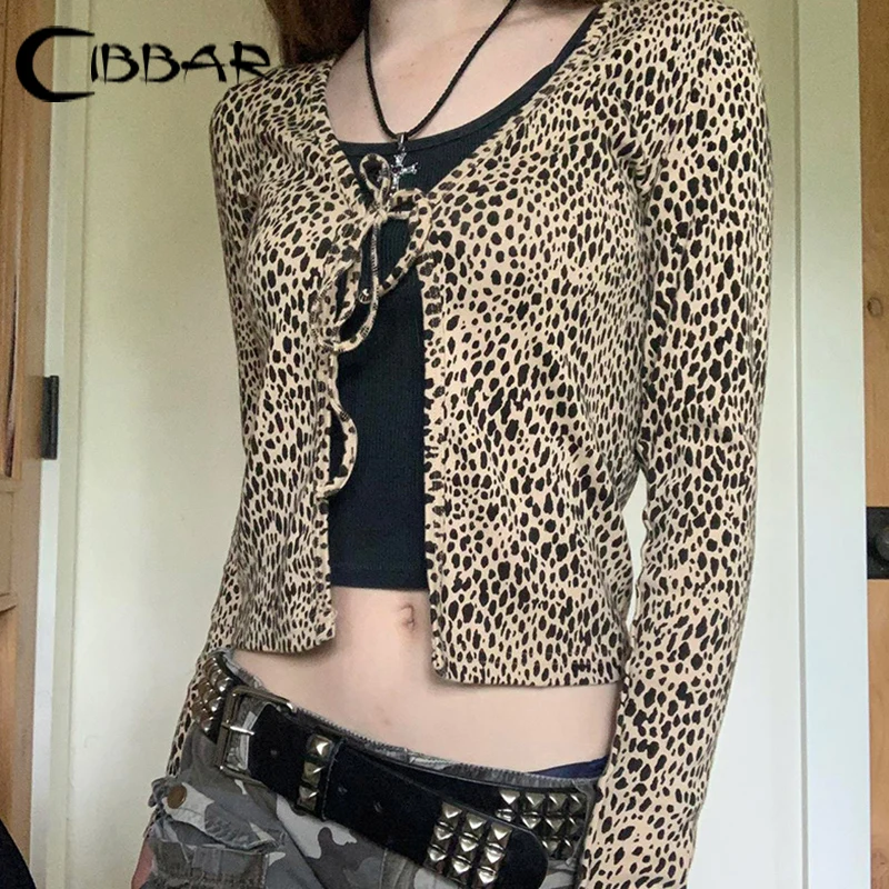 Кроп-топ женский с леопардовым принтом длинным рукавом
