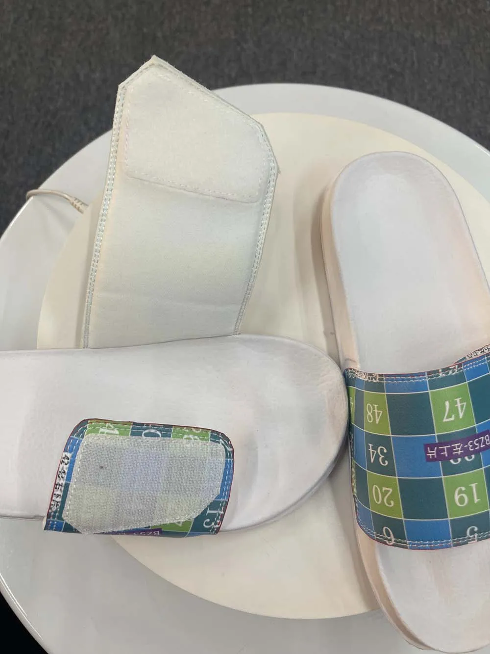 Летние пляжные тапочки для женщин женские сланцы с принтом флага Республики