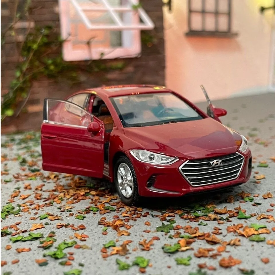 

1/36 Hyundai ELANTRA AZERA Alloy Car Model Diecasts & Toy Vehicles Metal Toy Car Model High Simulation Collection Childrens Gift
