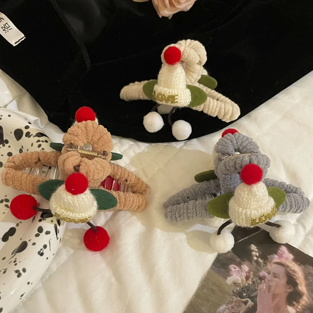 

Plush New Trendy Cherry Headdress Hair Jewlry Headwear Christmas Hairpin Women Hair Claw Hair Grabber Shark Hair Clip
