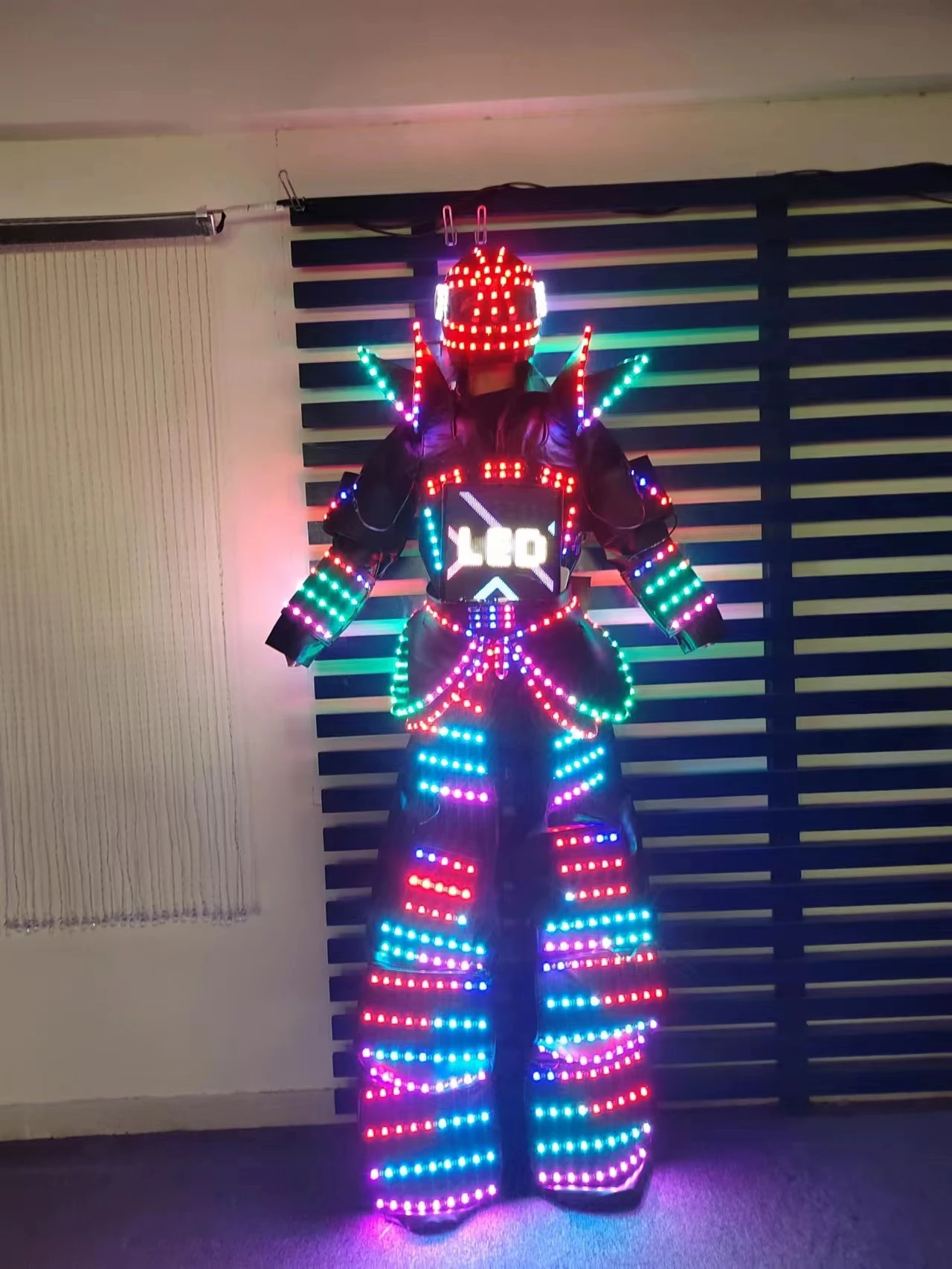 Полноцветный умный пиксельный светодиодный робот-костюм одежда костюм