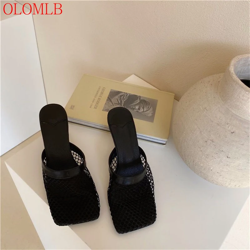 

Знаменитые дизайнерские сетчатые квадратные тапочки OLOMLB большого размера на шпильке, новинка зимы 2022, модные ретро тапочки в римском стиле ...