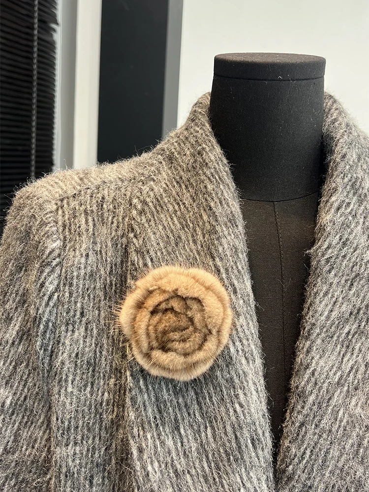 Брошь из натурального меха норки с цветком женская простая модная