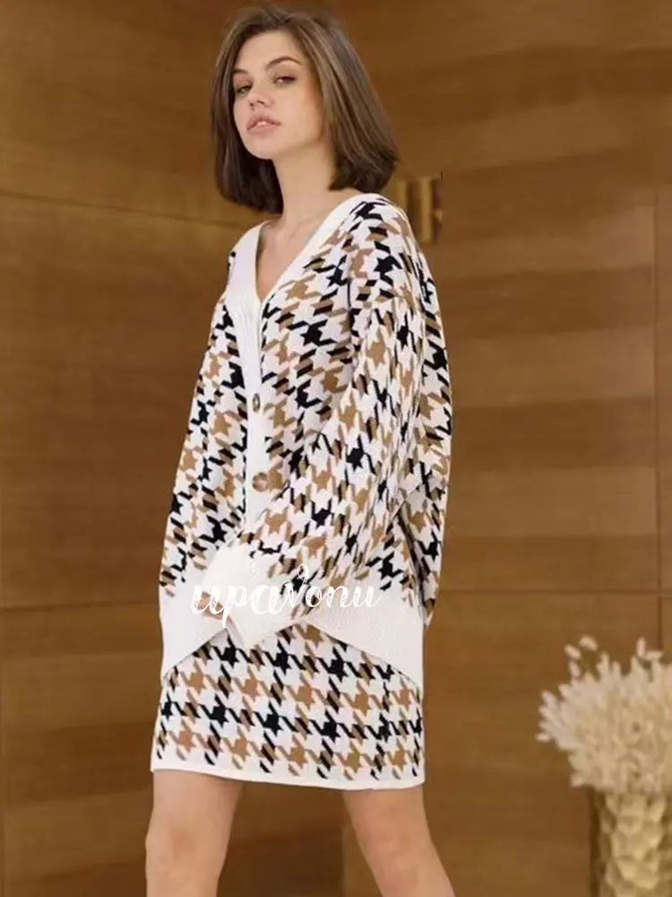 

Осенний вязаный костюм из двух предметов с рисунком «гусиные лапки», пикантный однобортный свободный свитер с V-образным вырезом и длинным ...