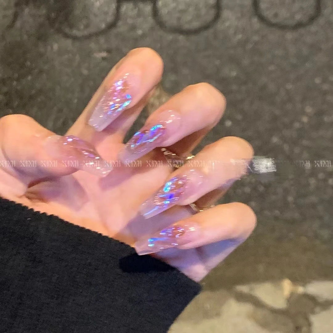 

Fake nails, hand-worn nails, white grapes, purple blush, phantom purple, sparkling diamonds, manicures