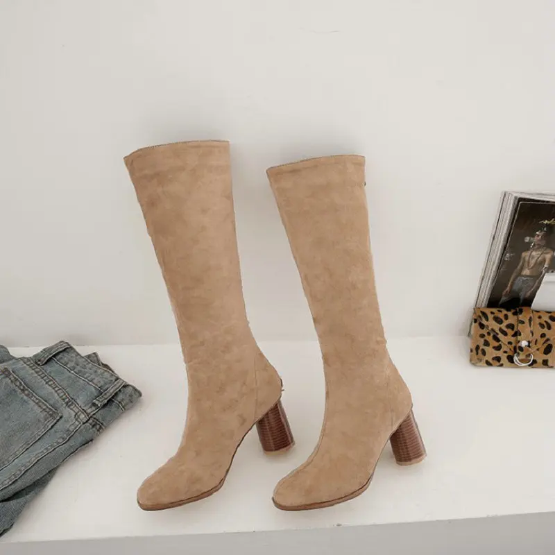 QPLYXCO коллекция 2020 года высококачественные флоковые сапоги до колена женские