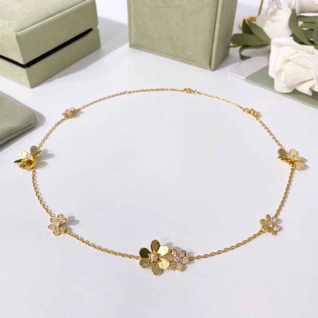 

High Quality Lucky Clover Necklace Gold Plated Inlay AAA Zircon Flower Choke Short Necklaces for Women Brand Jewelry Gift