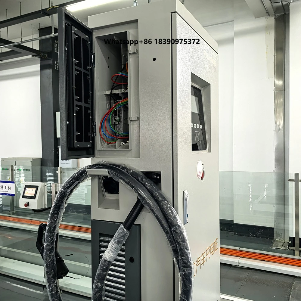 Фото Зарядная станция для электромобилей CCS GBT CHAdeMO 320 кВт, напольная, с четырьмя разъемами, быстрая зарядка постоянным током №1