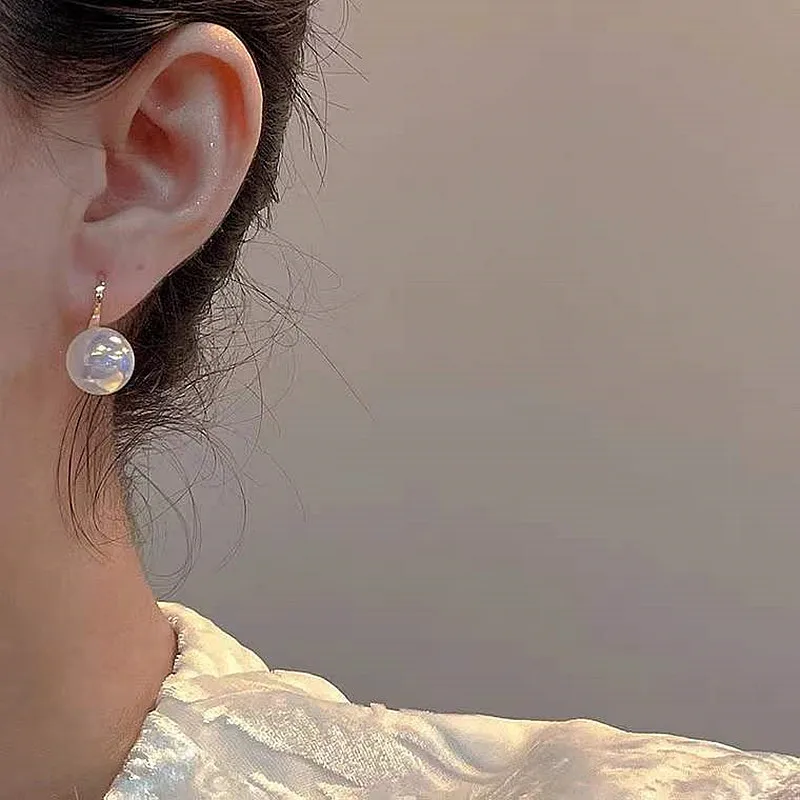 

Mermaid Pearl temperament earrings Beizhu high sense of simplicity online celebrity girls niche fashion sweet pearl earrings