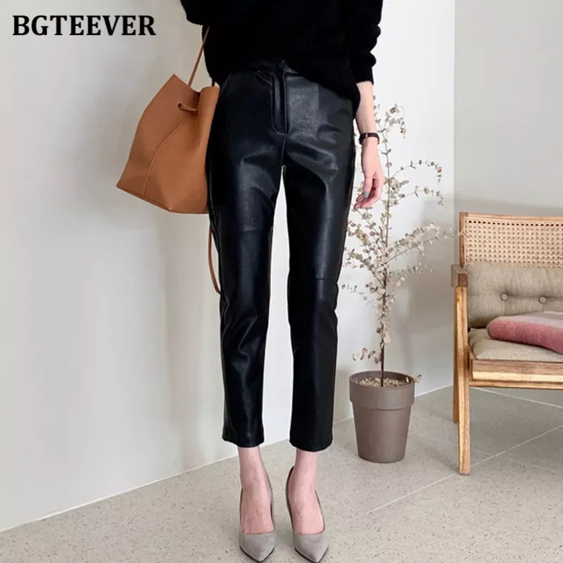 

BGTEEVER MIidi Waist Spliced Loose Leather Pants Women Autumn Solid Zipper PU Leather Trousers Women Straight Pants Female 2020