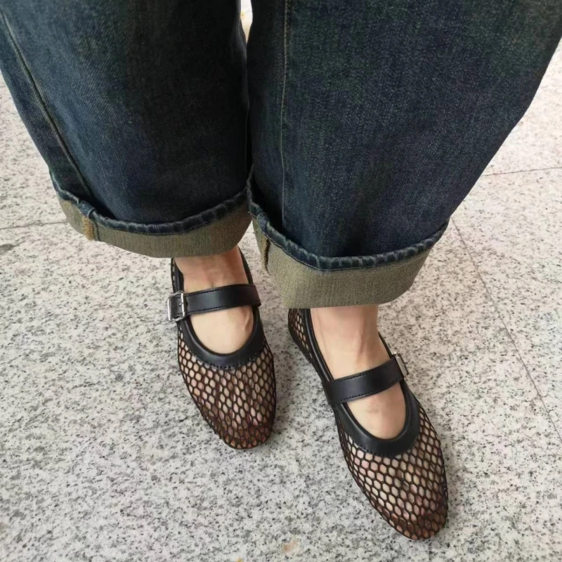 Летние сетчатые сандалии с перфорацией женская обувь на плоской подошве