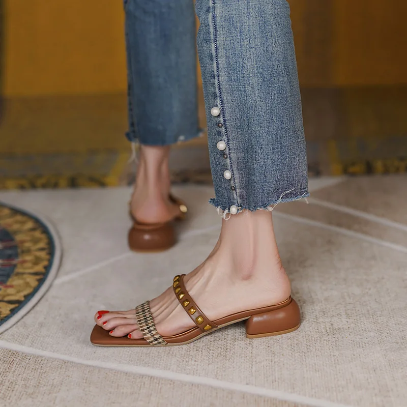 

Spell Color Restoring Ancient Ways Sandals Female in the Summer of 2022 the New Niche Rivet Thick with a Flip Flops