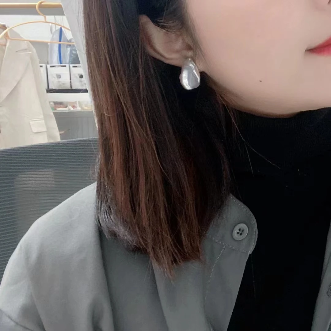 

New Fashion Trend Natural Baroque Pearl Flower Shape Special Unique Earrings Studs Sterling Silver Ear Pins for Dating and Fas