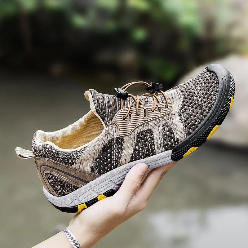 

Men's High Quality Outdoor Sports Large Size Mountaineering Sandals Men's Breathable Comfortable Light Quick Dry Beach Sandals.