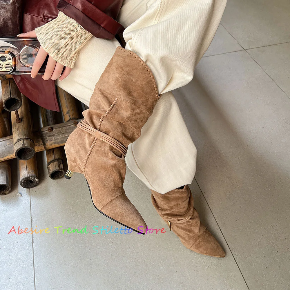 Женские короткие сапоги с острым носком и матовым покрытием увеличивающие рост