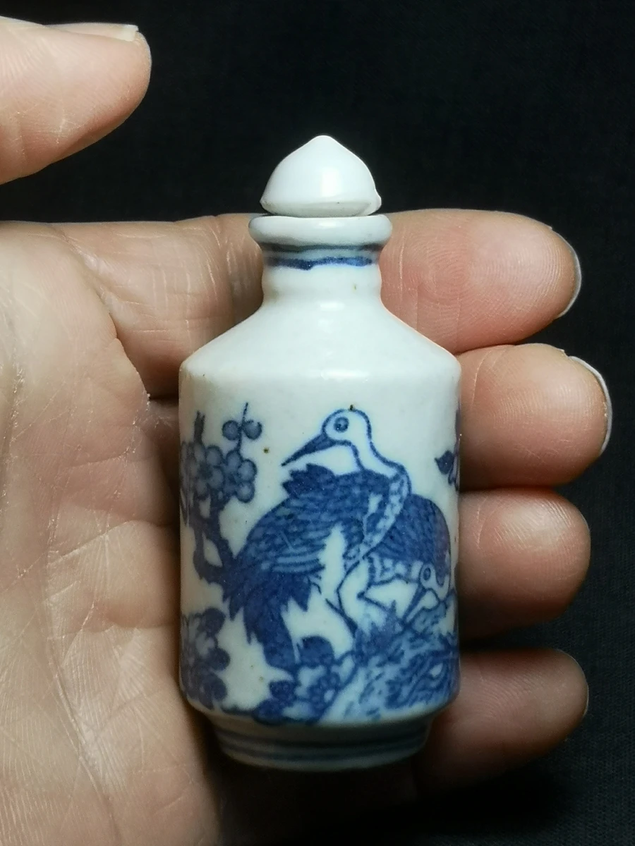 

1919 Collection Chinese Old blue-and-white Porcelain red-crowned crane Snuff Bottle Decoration gift
