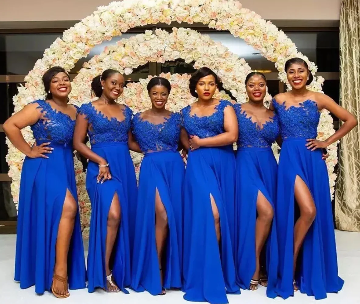 

Royal Blue A Line Bridesmaid Dresses Scoop Floor-Length Applique Lace Beaded Chiffon Plus Size Thigh-High Slits