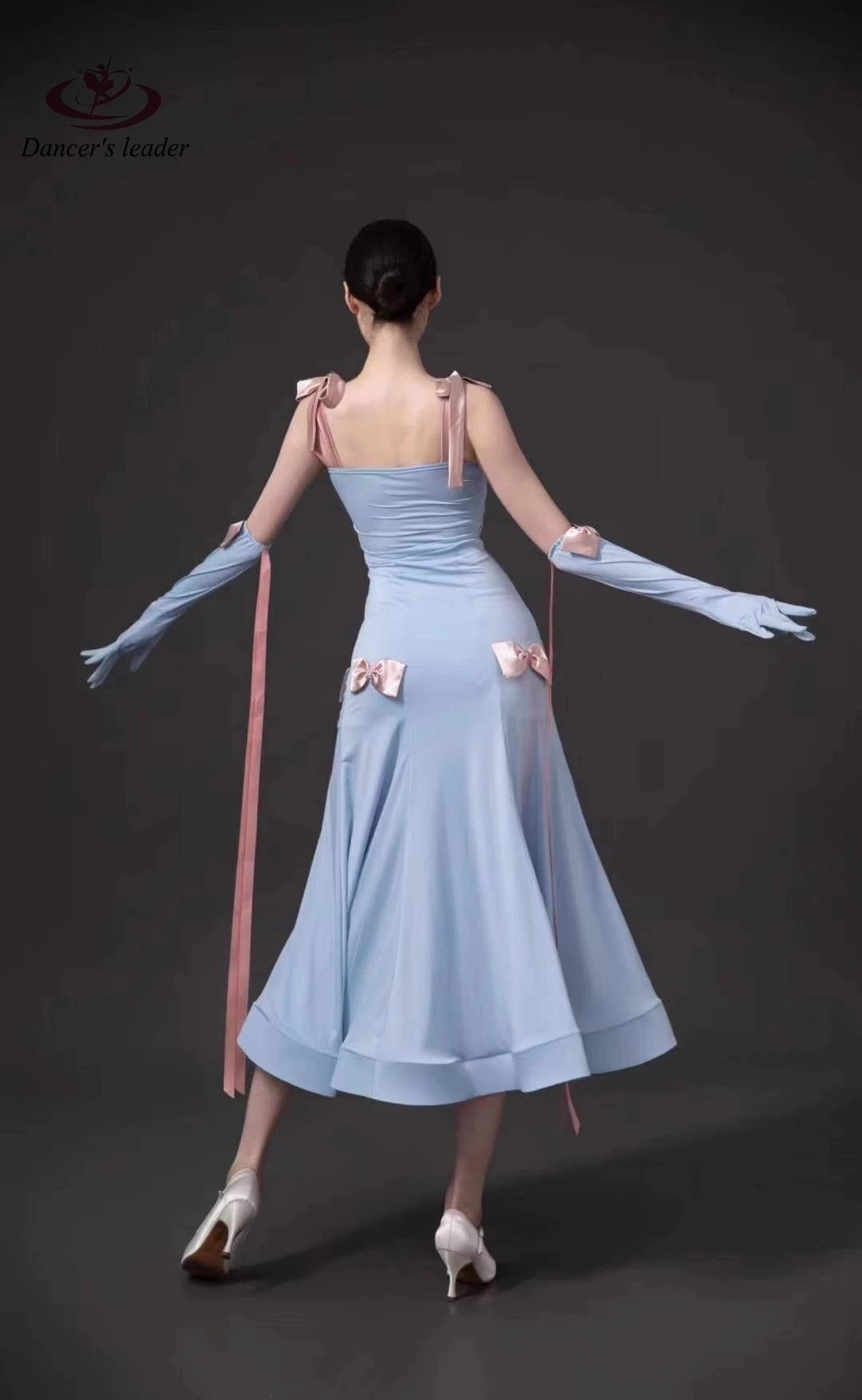 Женское длинное платье с большим бантом современное дизайнерское для бальных