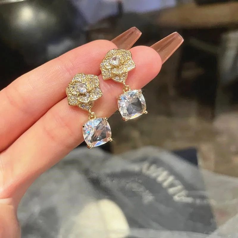 

Korean Romantic Rose Flower Zircon Earrings for Women Lady Trendy Sweet Cute Full Rhinestone Drop Earrings Jewelry