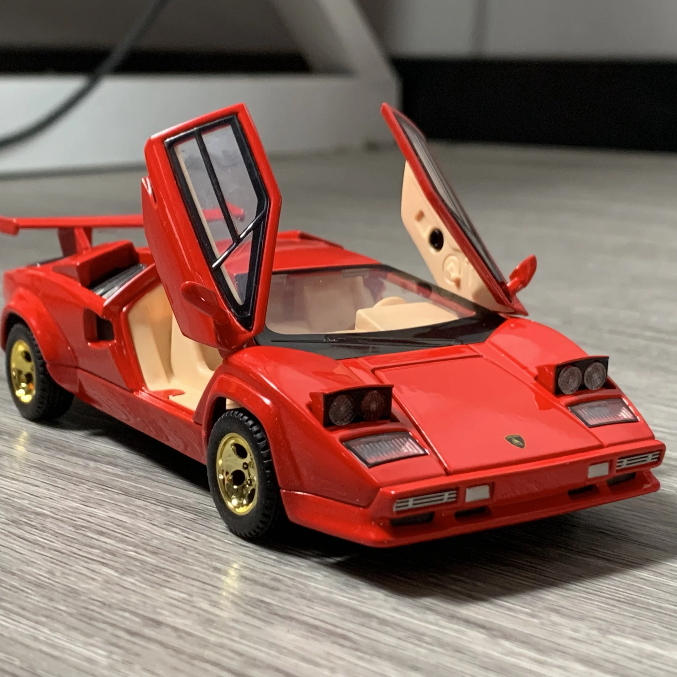1:32 Lamborghini Countach LP500S Simulation Alloy Car Model Children Toys For Kids Display Ornament Fast And Furious Games Child