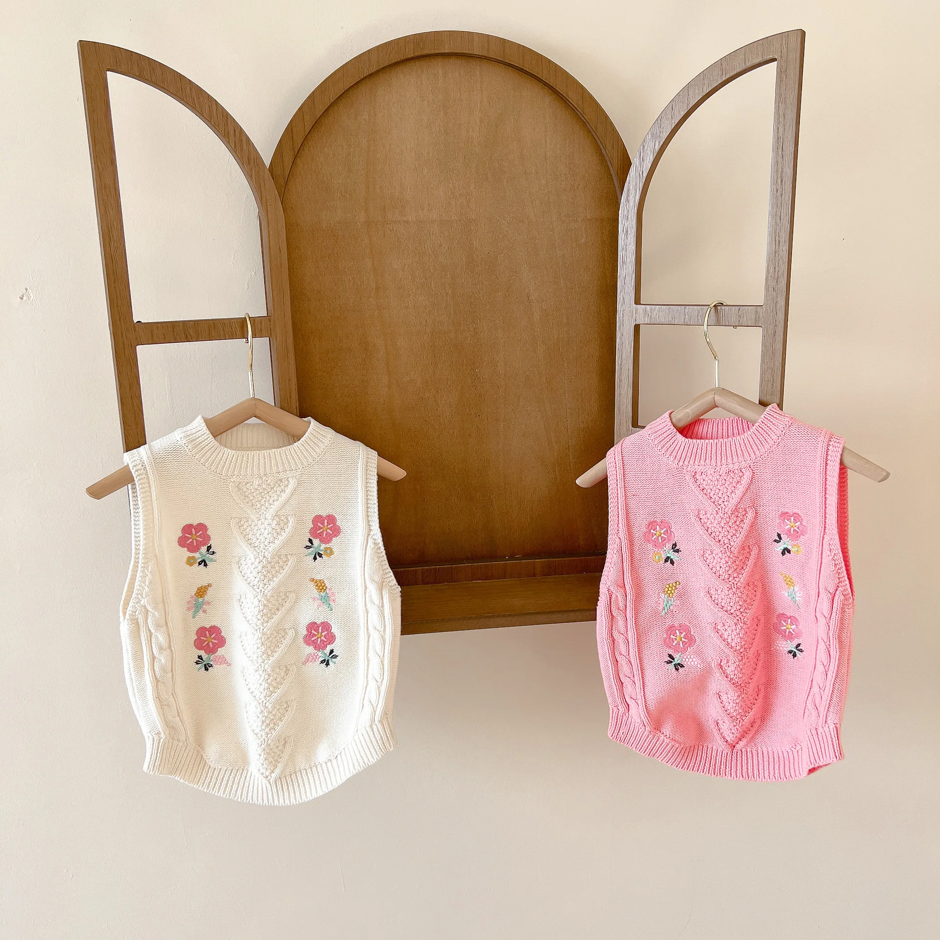 Милый однотонный хлопковый трикотажный кардиган с круглым вырезом и длинными