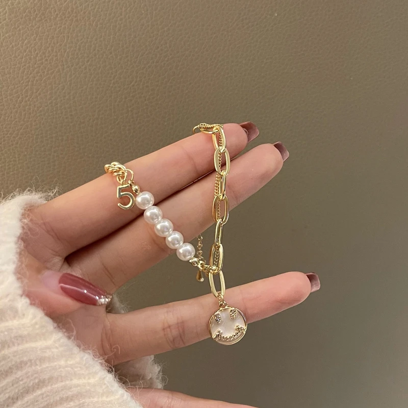 

Korean Style Smile Face Metal Chain Bangles Personality Hip-Hop NO.5 Fashion Exaggeration Pearl Bracelets Jewelry Gothic 4170