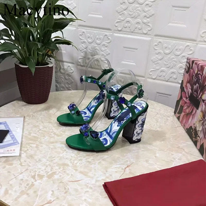 

2022 New Brand Women Sandals Summer Shoes Blue And White Porcelain Print Sandals Rhinestones Pumps Red Black Green