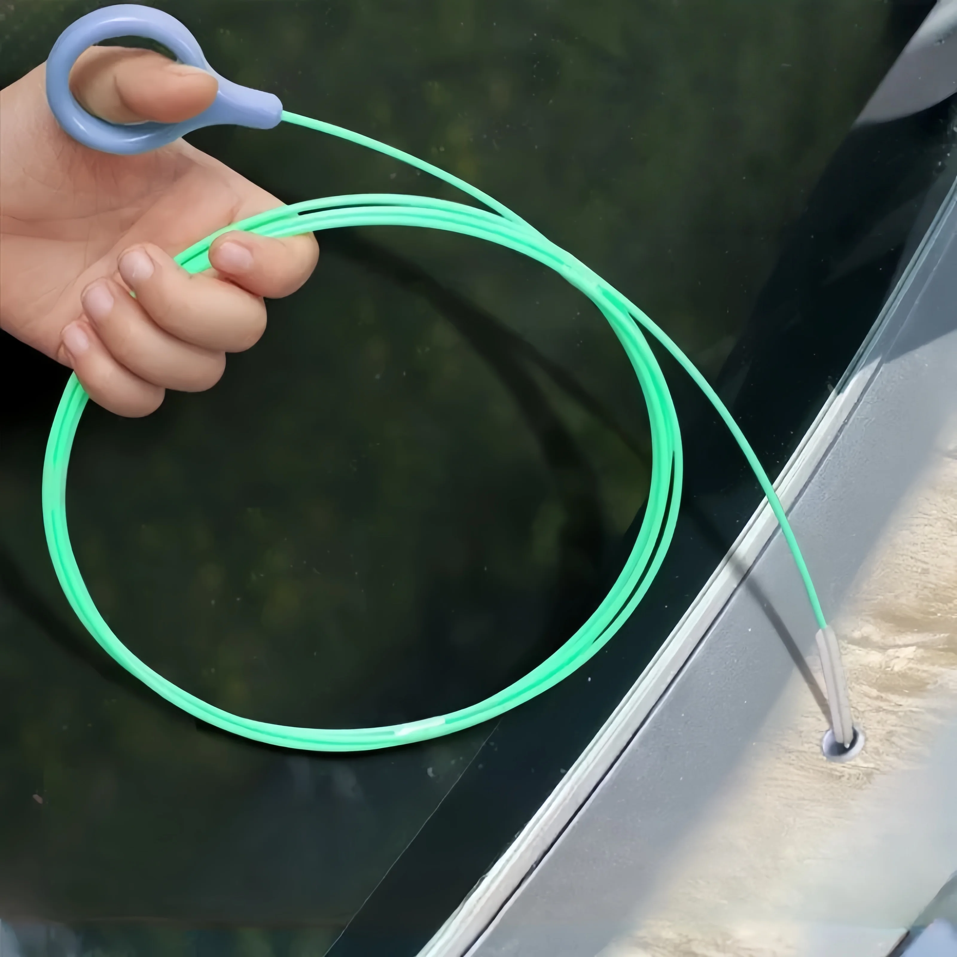 

Щетка для чистки автомобильных дренажей