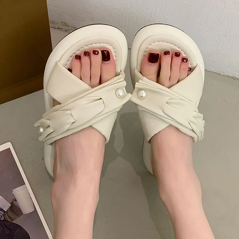 

Шлепанцы женские на плоской платформе, роскошные сланцы, пляжная обувь, дизайнерские модные базовые, для улицы, 2023