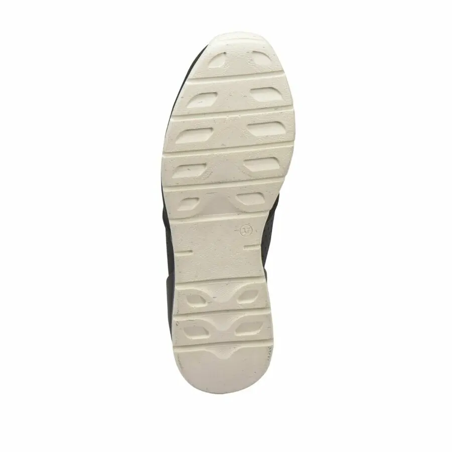 

Sneakers Women Art Bella