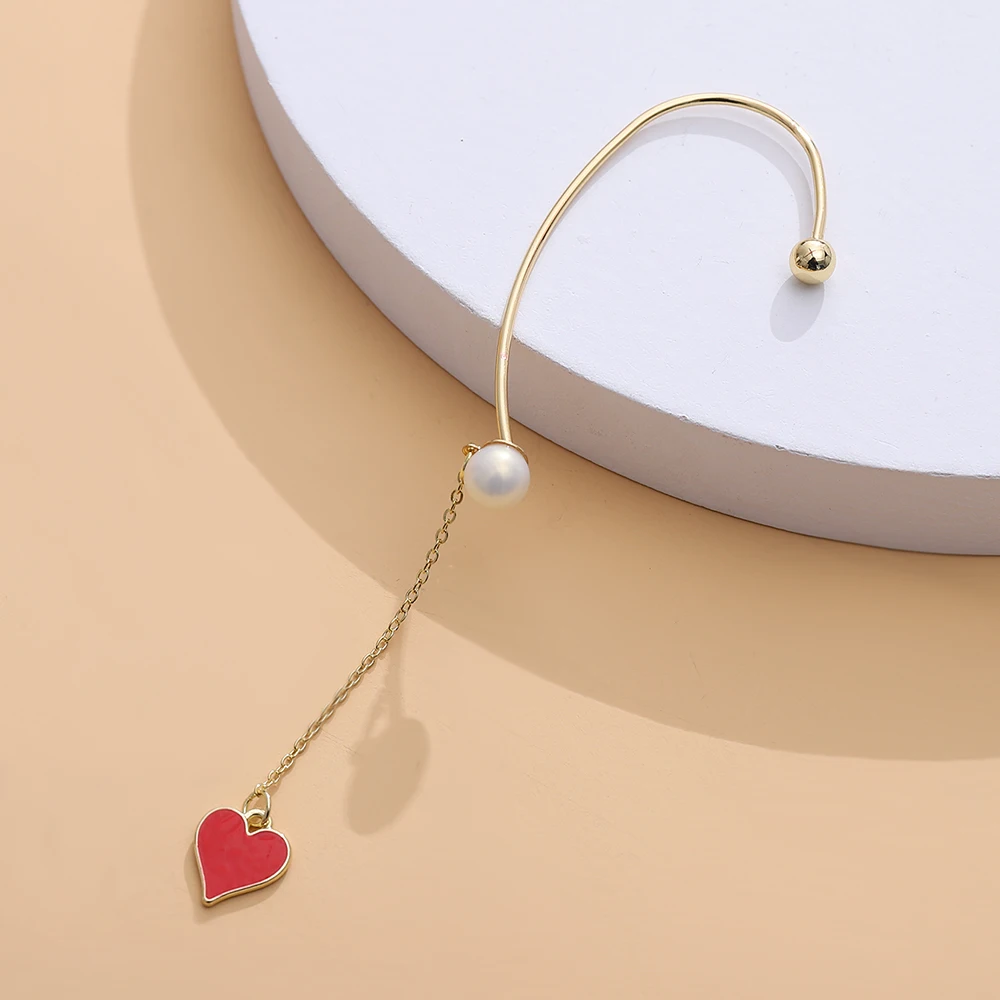 

Cute Red Heart Pendant Drop Earrings for Women Fashion Jewlery Concise Design Golden Color C Shape Ear Hang Earrings Daily Wear