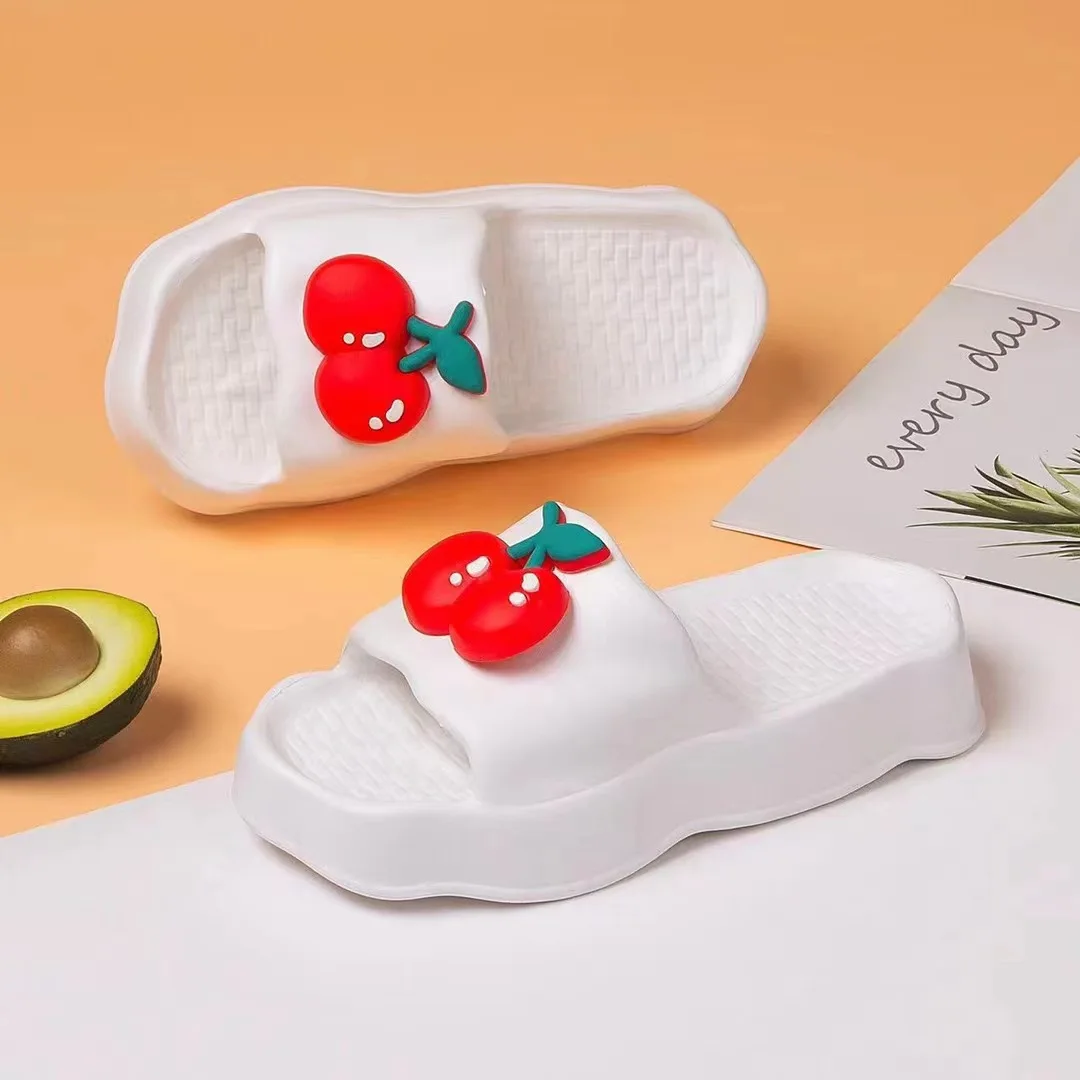 Тапки женские летние Нескользящие милые модные увеличивающие рост в стиле