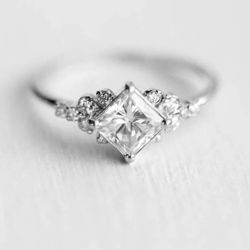 

Luxury Wedding Zircon Finger Ring for Women Couple Geometric Rhinestone Silver Color Party Engagement Lover Jewelry Fashion Gift