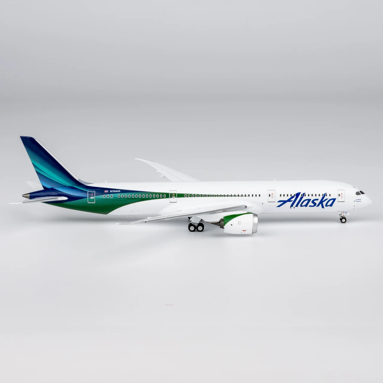 Фото Коллекционная модель самолета NG Models 1:400 Alaska Airlines 