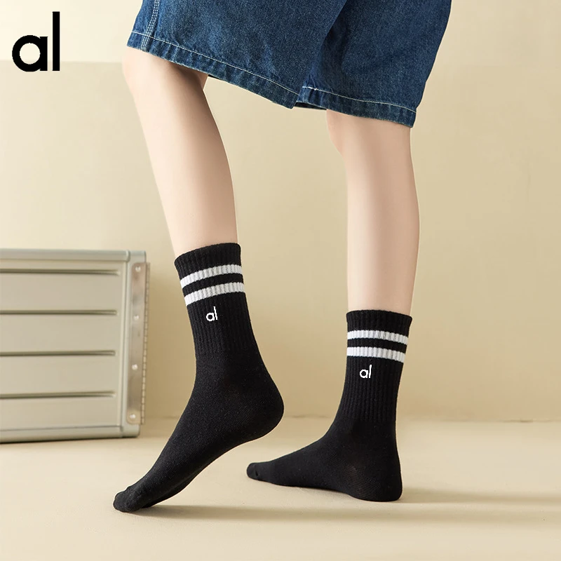 

AL Yoga Socks Cotton Sports Stockings Four Seasons Unisex Black and White Striped Long Sleeve Socks Sports Casual Socks