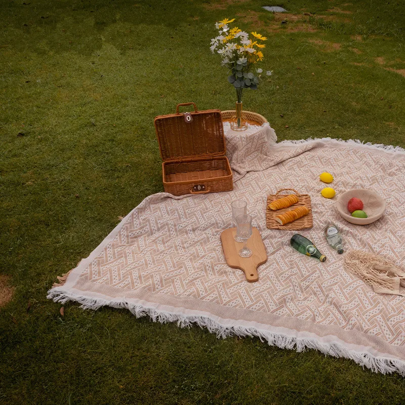 

Knitted Picnic Blanket Camping Mat Outdoor Picnic Mat Sofa Blankets Towel Nap All Inclusive Couch Slipcover Dustproof Tablecloth