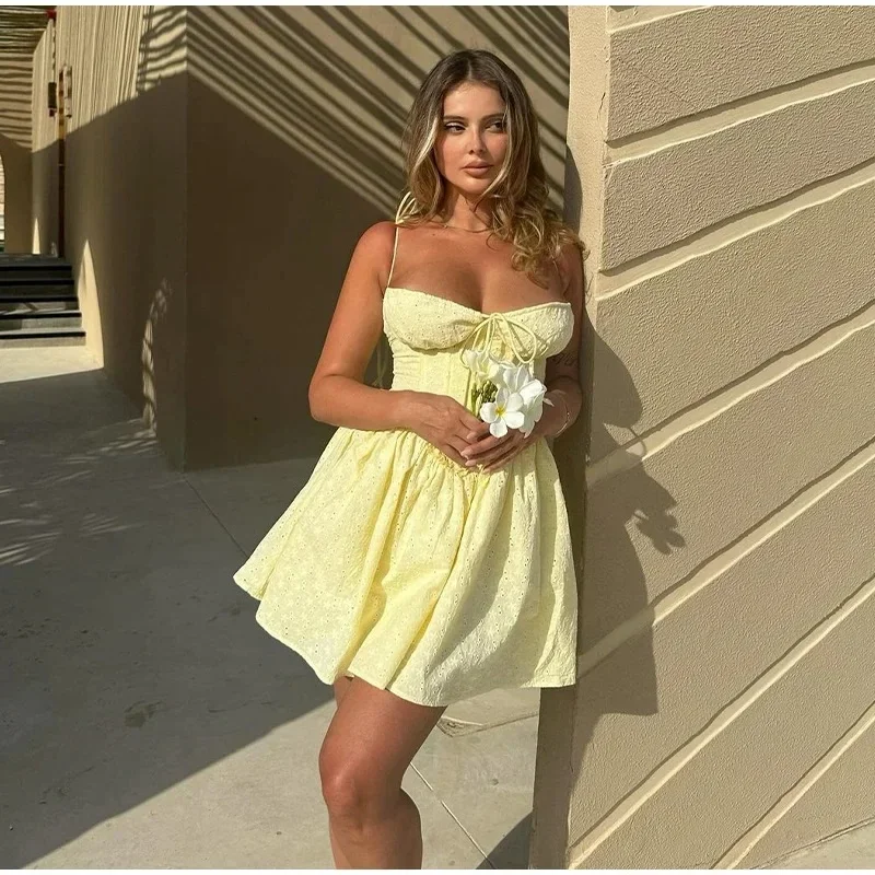 Женское летнее платье-корсет на тонких бретельках