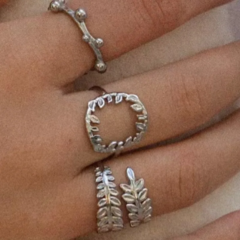 Женское кольцо в форме растения из нержавеющей стали золотого цвета 2024